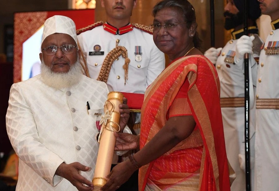 United Welfare and Development Trust Padmashri Dilshad Husain & President Droupadi Murmu